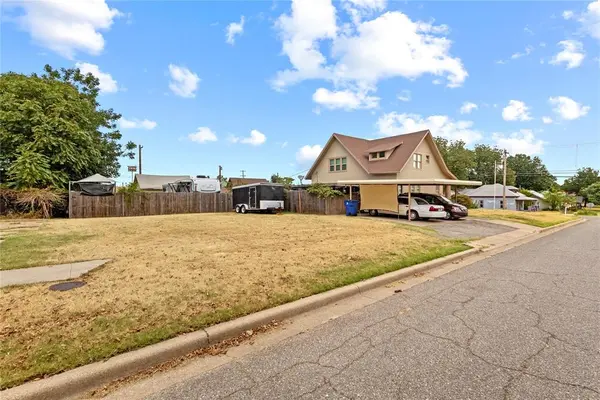 312 SW 3rd ST, Anadarko, OK 73005