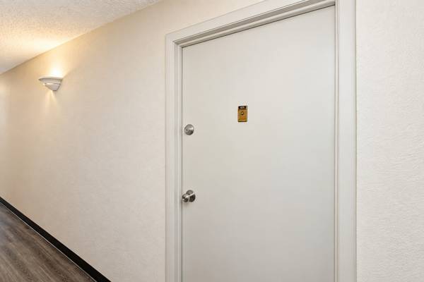 1043 S York RD #409, Bensenville, IL 60106