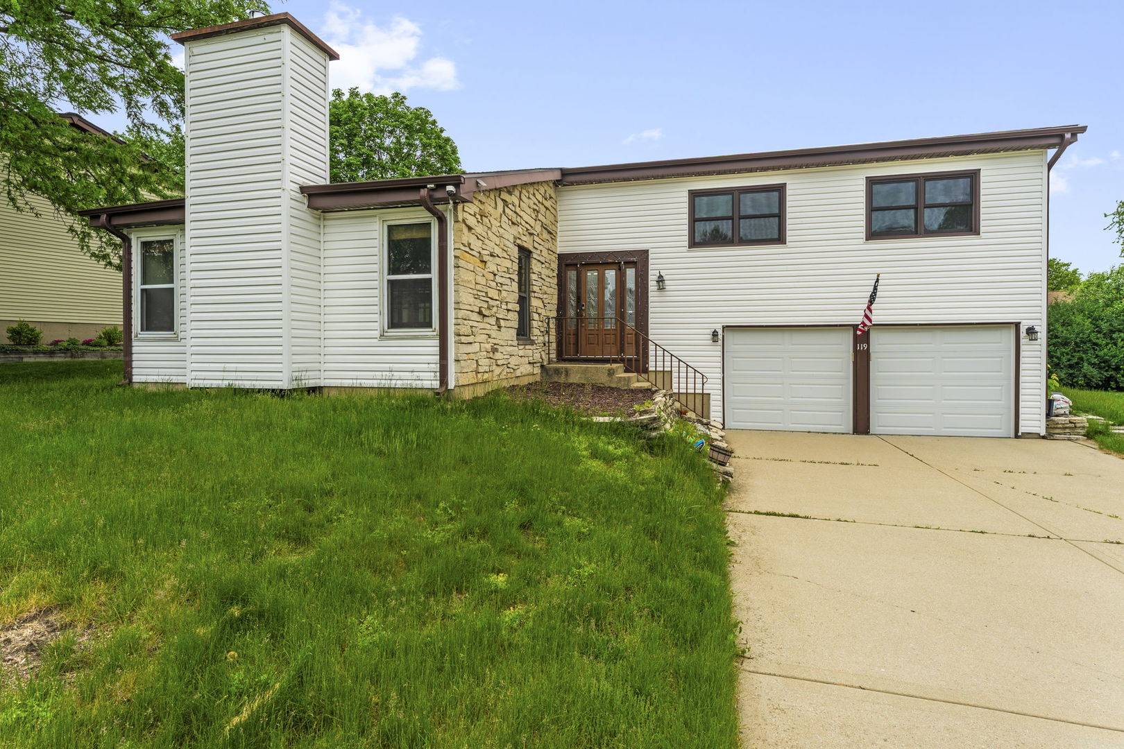119 Garland CT, Glendale Heights, IL 60139