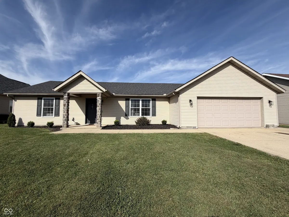 1009 S Creek DR W, Greensburg, IN 47240
