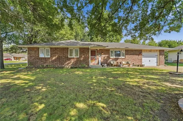 98 E Beulah ST, Garden City, MO 64747