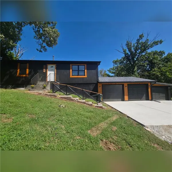 2917 stark AVE, Kansas City, MO 64129