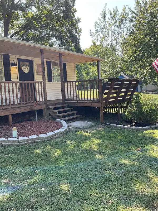 100 W Broad ST, Pleasanton, KS 66075