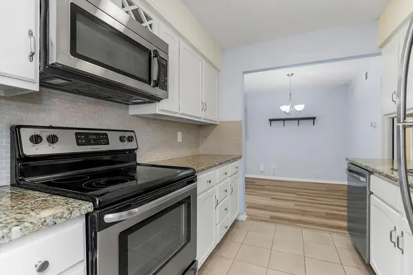 10106 W 96th-#C TER, Overland Park, KS 66214