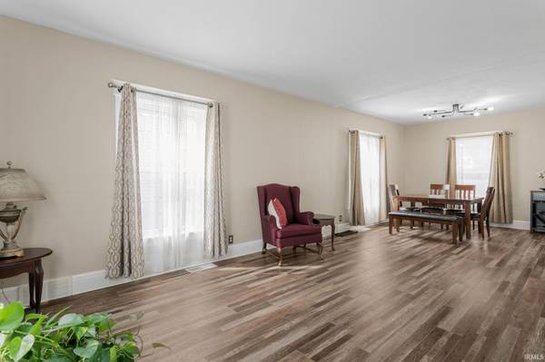 110 W 7th ST, Mishawaka, IN 46544