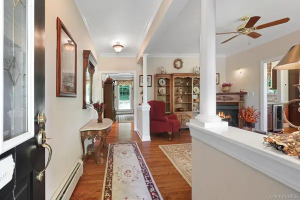 42 Somerset LN, Warwick, NY 10990