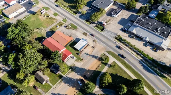 612 W Oak ST, Dexter, MO 63841