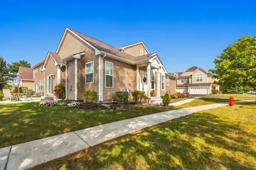 511 Amherst DR, Sycamore, IL 60178
