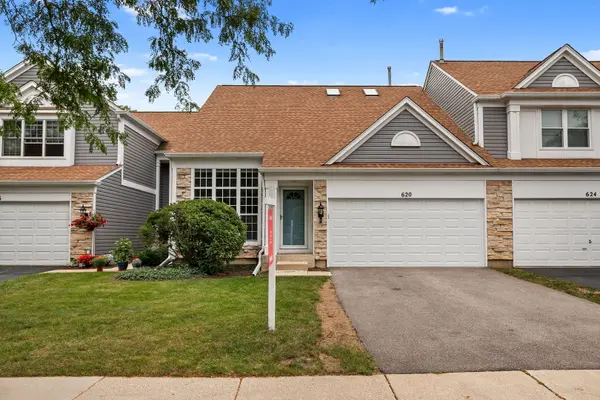 620 N CHARTER HALL DR, Palatine, IL 60067