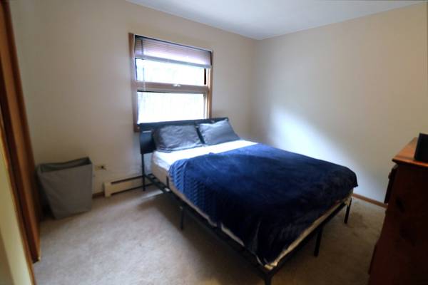 220 Griffing AVE #1, Woodstock, IL 60098