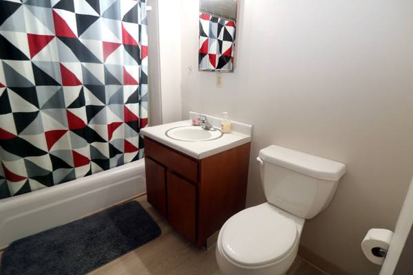220 Griffing AVE #1, Woodstock, IL 60098