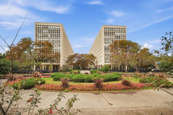 1400 E 55th PL #208S, Chicago, IL 60637