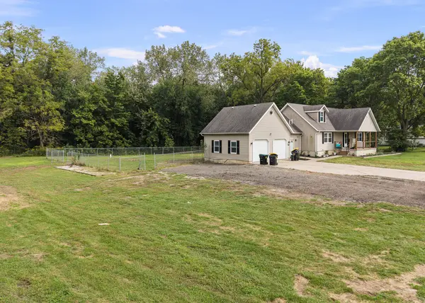 7525 121st ST, Andalusia, IL 61232