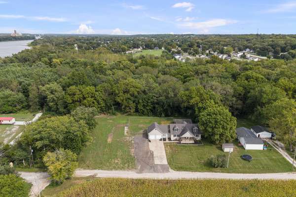 7525 121st ST, Andalusia, IL 61232