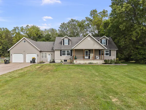 7525 121st ST, Andalusia, IL 61232