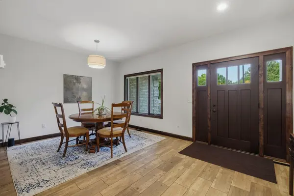 2580 Brinkhaus ST, Chaska, MN 55318