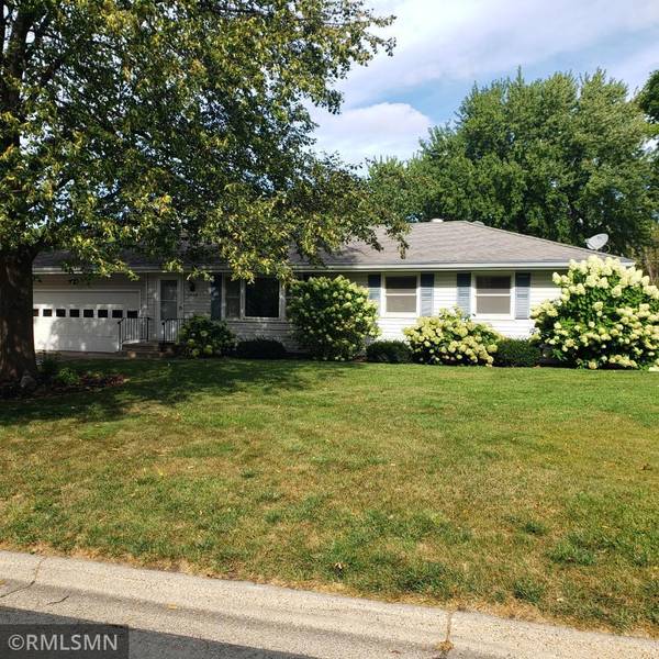 2728 Sunset LN, Burnsville, MN 55337