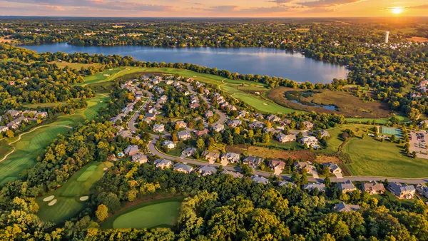 2901 Fairway DR, Chaska, MN 55318