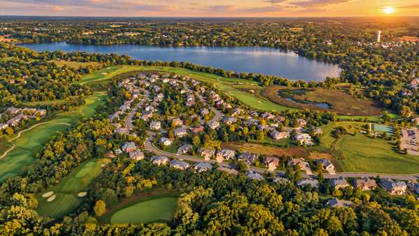2901 Fairway DR, Chaska, MN 55318