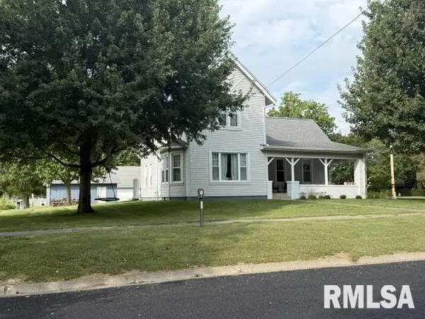 609 E 3RD ST, Delavan, IL 61734