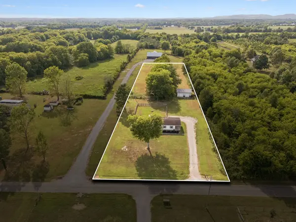 4980 Comstock Rd, Chapel Hill, TN 37034