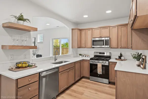 422 N Viewmont Ct #Canyon, Greenacres, WA 99016