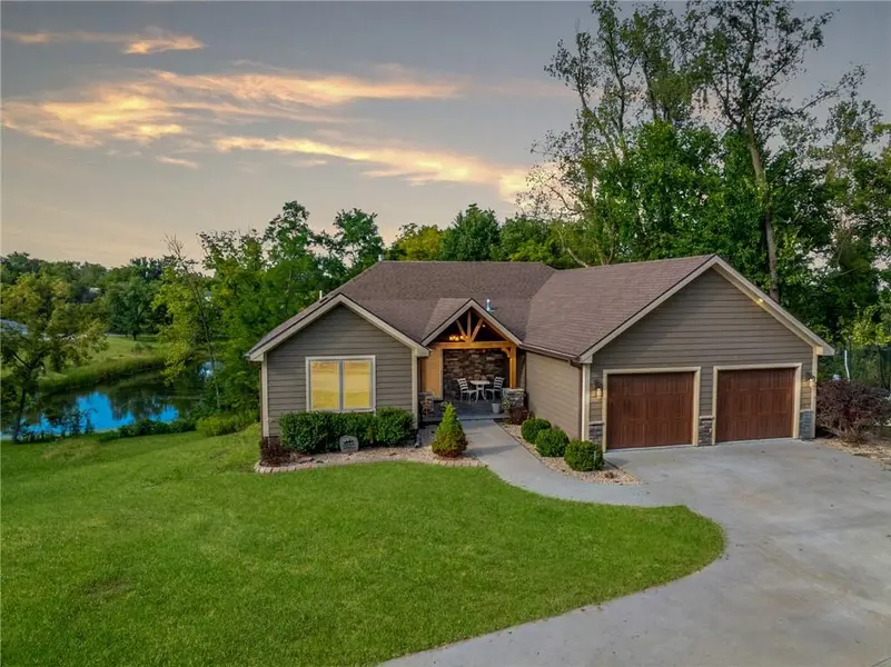 7877 SE ST RT 371 HWY, St Joseph, MO 64504