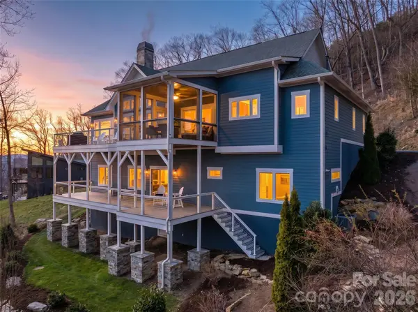 98 Rock Cliff WAY, Hendersonville, NC 28791