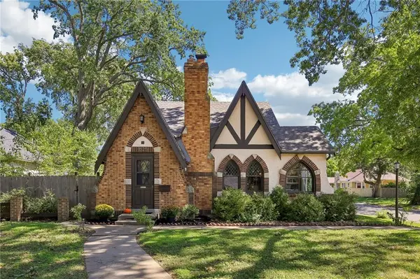 1525 Columbia AVE, Leavenworth, KS 66048