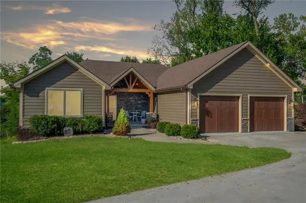 7877 SE ST RT 371 HWY, St Joseph, MO 64504