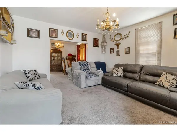 4662 Lincoln, Denver, CO 80216