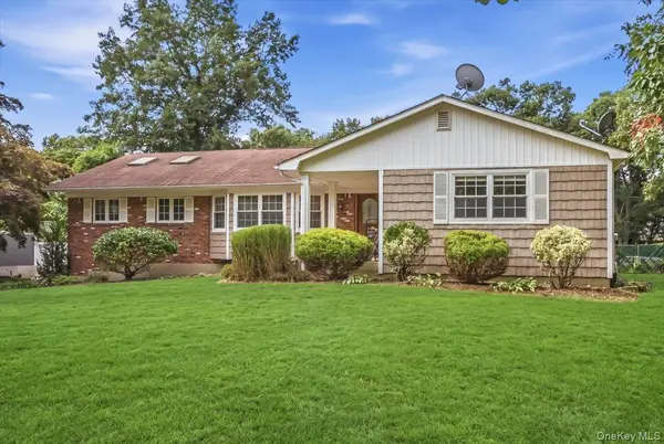 274 Marlin ST, Dix Hills, NY 11746