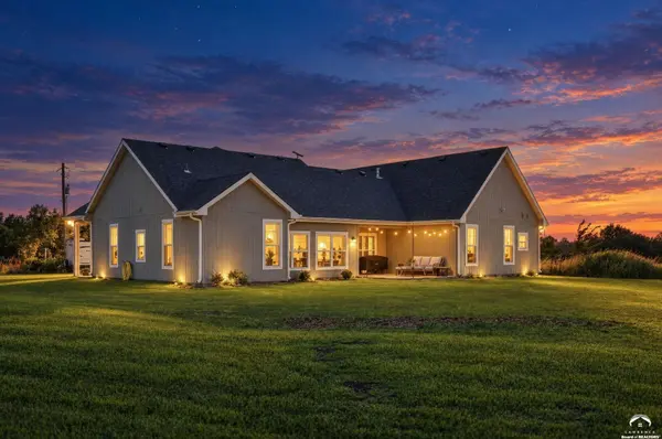 1706 SE Herschell RD, Tecumseh, KS 66542