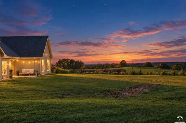 1706 SE Herschell RD, Tecumseh, KS 66542