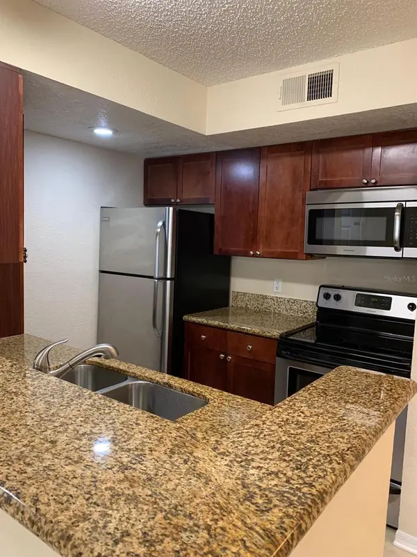 5112 CONROY RD #14, Orlando, FL 32811