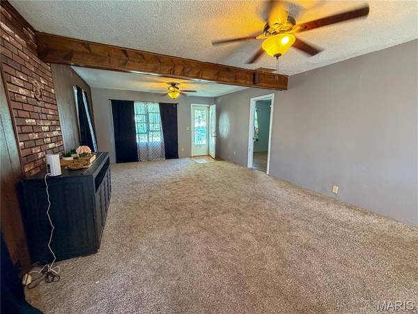 1814 Miller AVE, Hillsboro, IL 62049