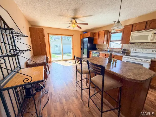 1814 Miller AVE, Hillsboro, IL 62049