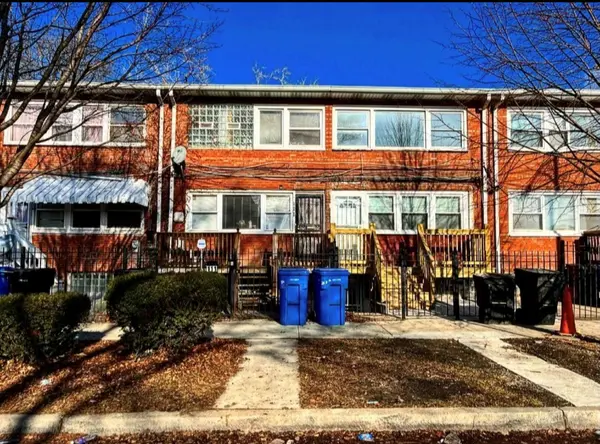 113 E 37th PL, Chicago, IL 60653