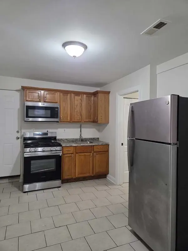 2416 S Sawyer AVE #GARDEN-FRONT, Chicago, IL 60623
