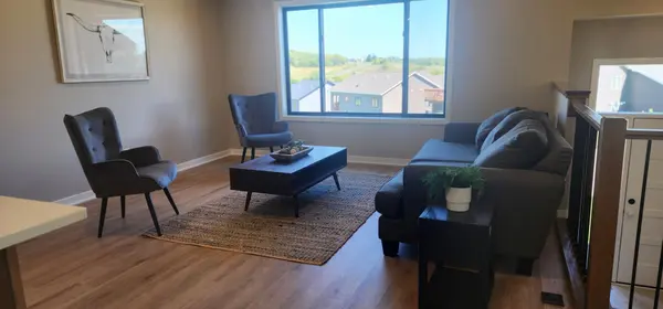610 Mulligan DR, Zumbrota, MN 55992