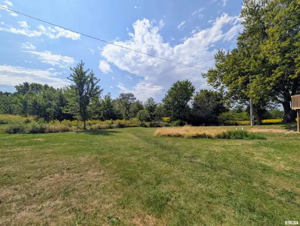 7860 E 1100th ST, Macomb, IL 61455