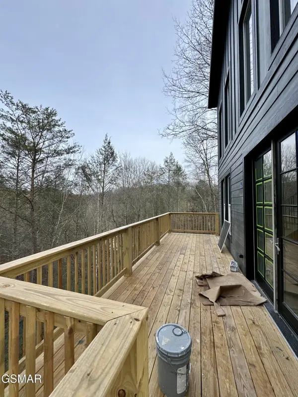 932 N Highland Drive, Gatlinburg, TN 37738