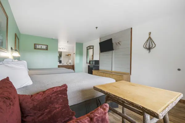 982 Indian Point RD #208, Branson, MO 65616