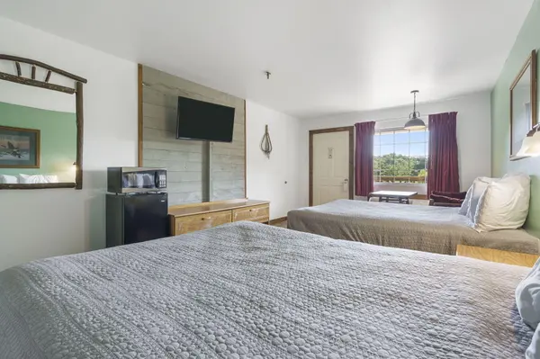 982 Indian Point RD #205, Branson, MO 65616