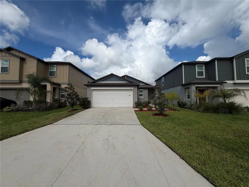 3513 RADIANT MOUNTAIN DR, Plant City, FL 33565