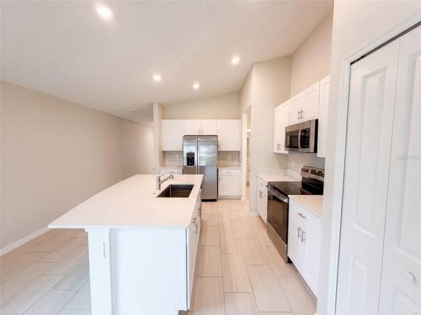 3513 RADIANT MOUNTAIN DR, Plant City, FL 33565