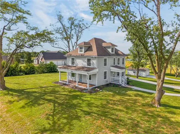 5201 Cook RD, St Joseph, MO 64505