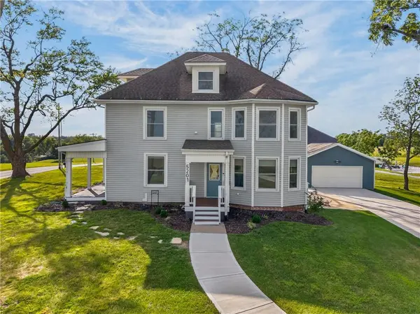 5201 Cook RD, St Joseph, MO 64505