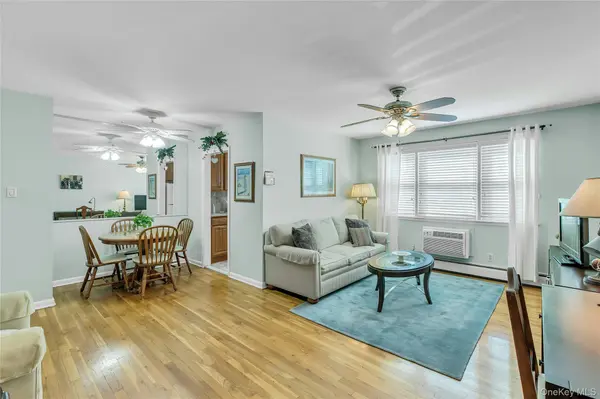 4030 Jerusalem AVE #1C, Seaford, NY 11783