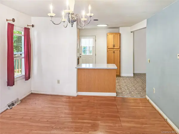 15 Grove ST, Highland, NY 12528